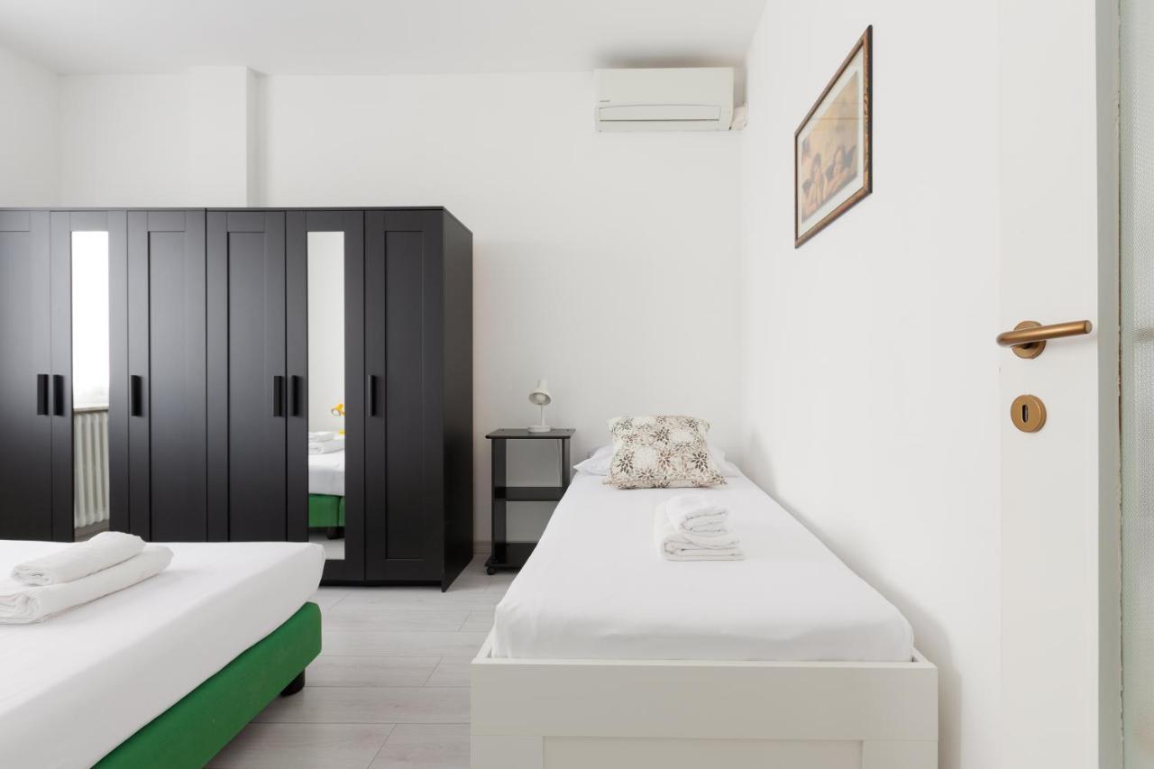 Apartment With Balcony -Bisceglie Red Line Subway Mediolan Zewnętrze zdjęcie