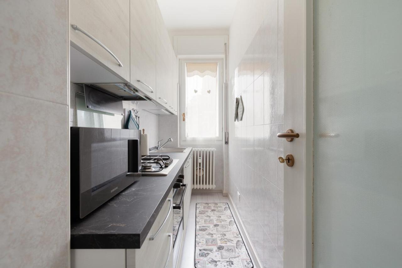Apartment With Balcony -Bisceglie Red Line Subway Mediolan Zewnętrze zdjęcie