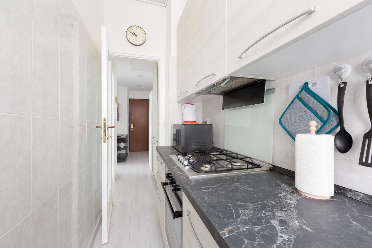 Apartment With Balcony -Bisceglie Red Line Subway Mediolan Zewnętrze zdjęcie